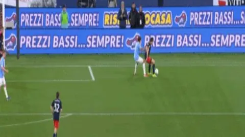 英超关键：琼斯巧妙助攻，萨拉赫边路力挽狂澜